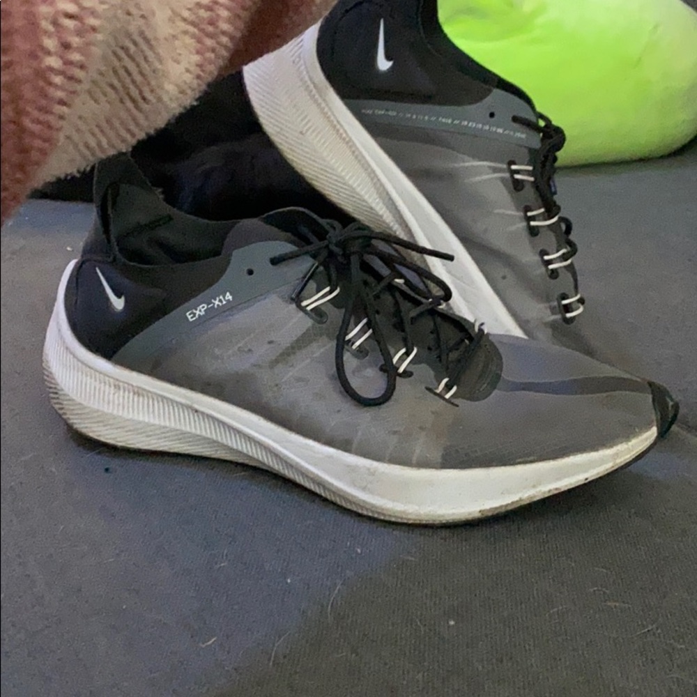 10.5 Men’s Nikes